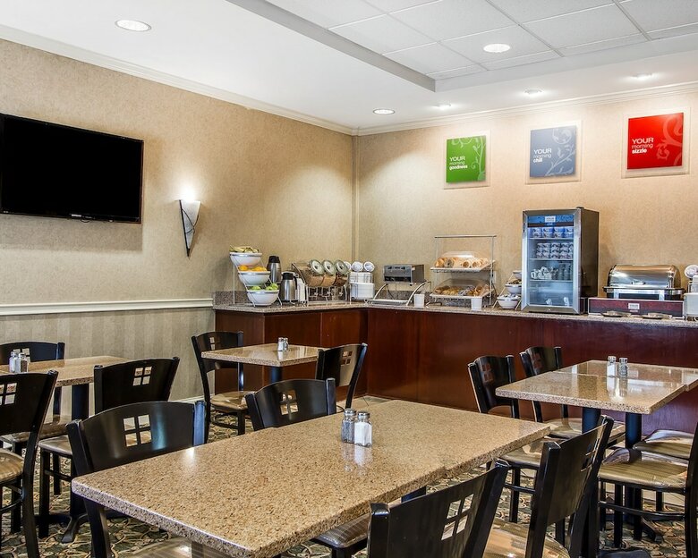 Quality Suites Hotel