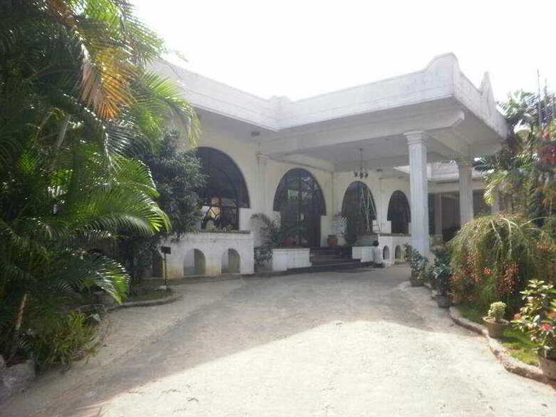 Kandyan Reach Hotel
