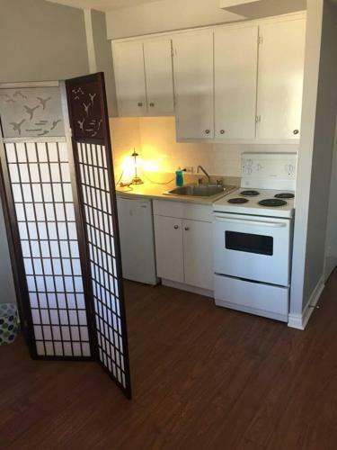 Milton - Nice Studio Downtown Apartment