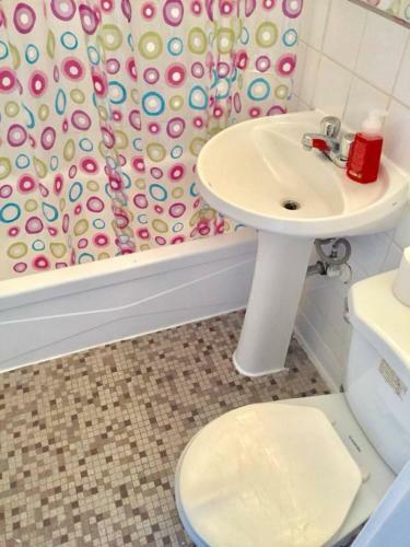 Milton - Nice Studio Downtown Apartment