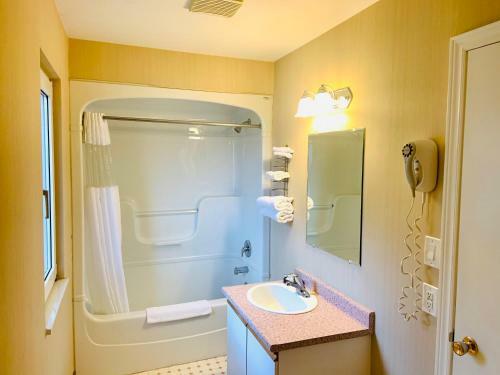 Green Acres Motel