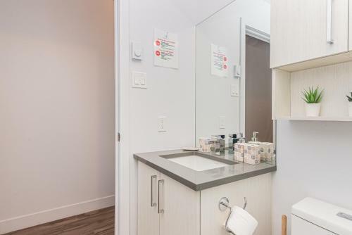 St Hubert Suites - Corporate Relocation Apartment