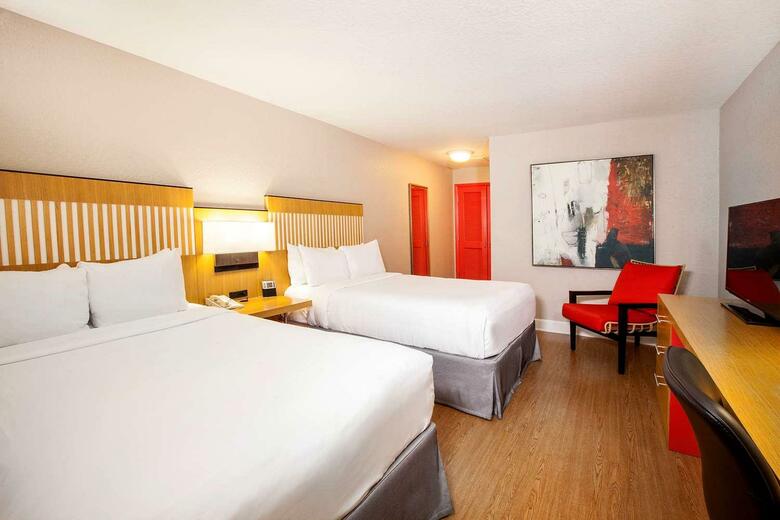 Wyndham Orlando Resort Hotel