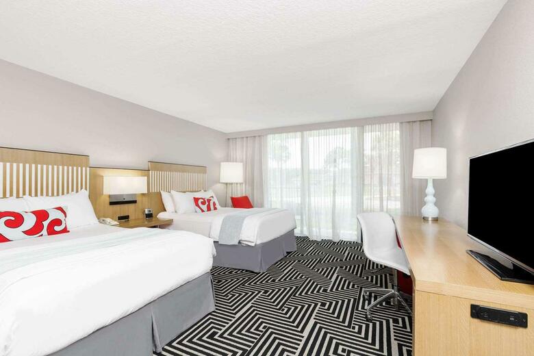 Wyndham Orlando Resort Hotel