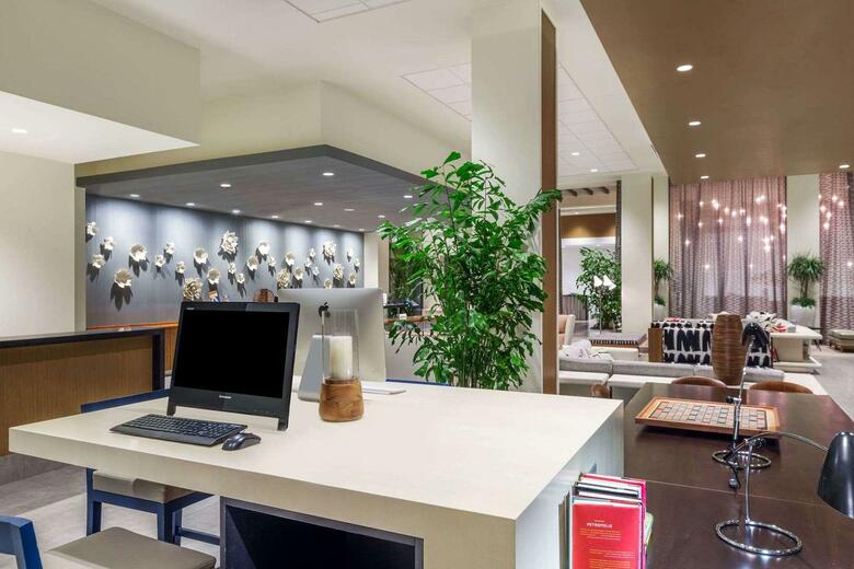 Wyndham Orlando Resort Hotel