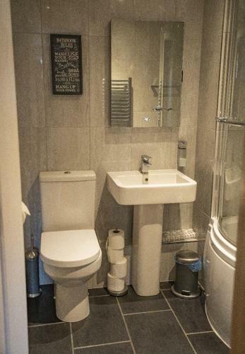 Pullman House Apartment