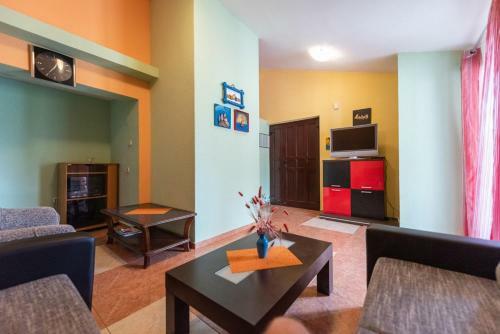 Apartments Karen Hostel