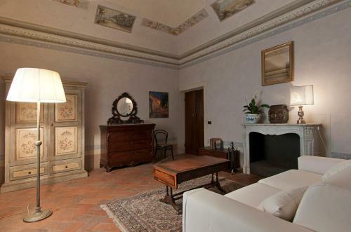 Villa Amorosa Hostel