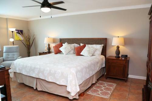 Castaways 2c Condo Apartment