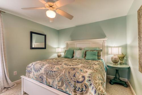 Blue Parrot West 6