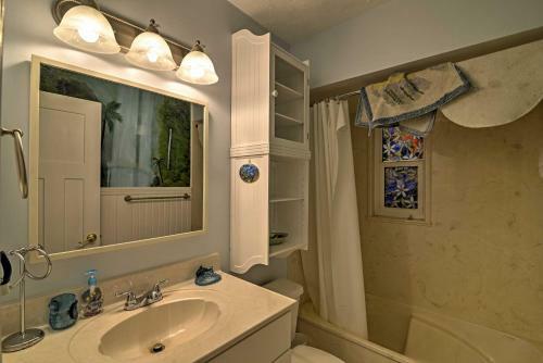 Waterfront Crystal River Hideaway With Private Dock!