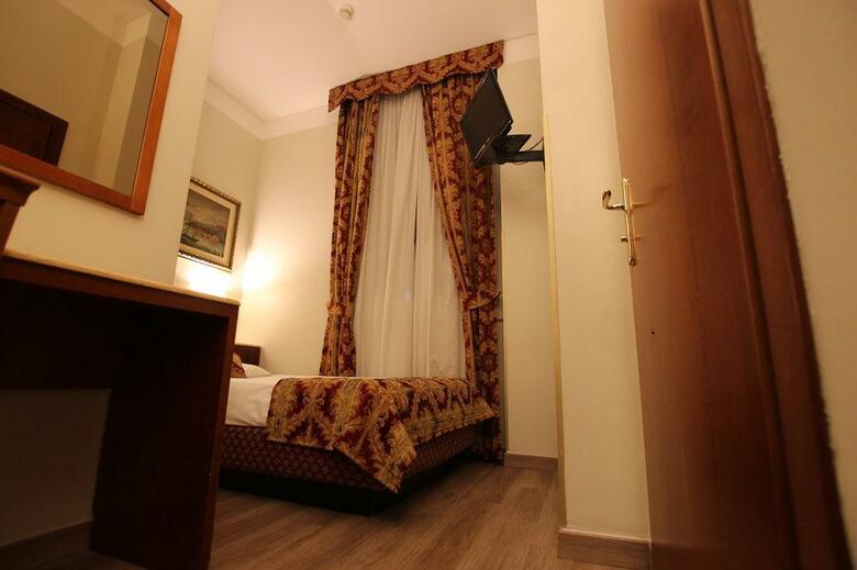 Mokinba Hotels King