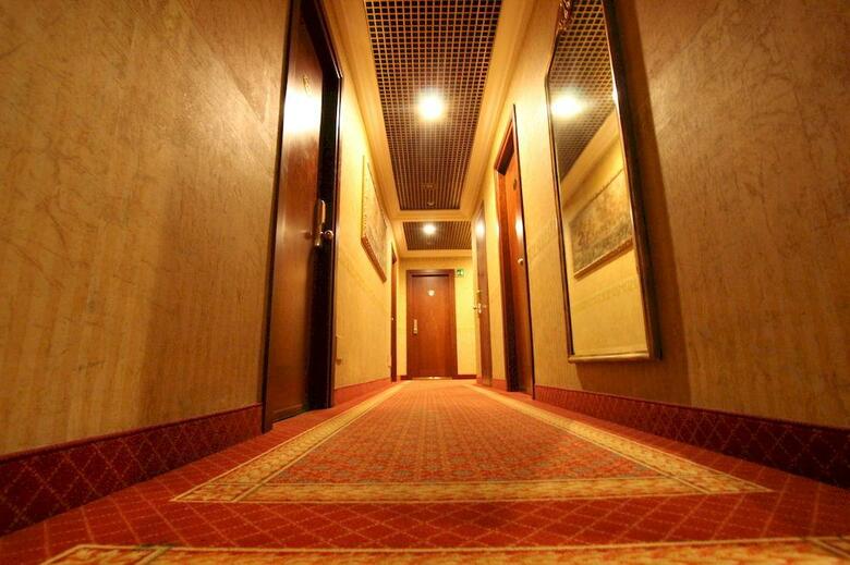 Mokinba Hotels King