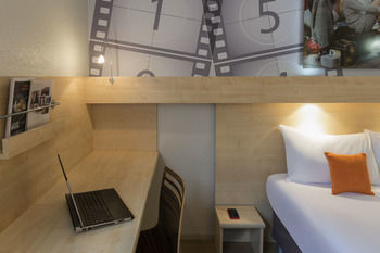Kyriad Lyon Perrache Confluence Hotel