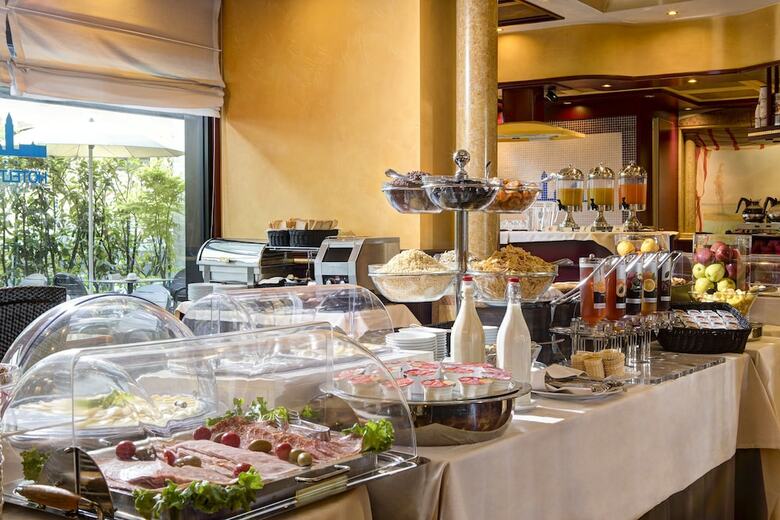 Tritone Hotel
