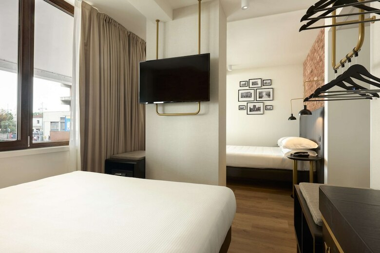 Tritone Hotel