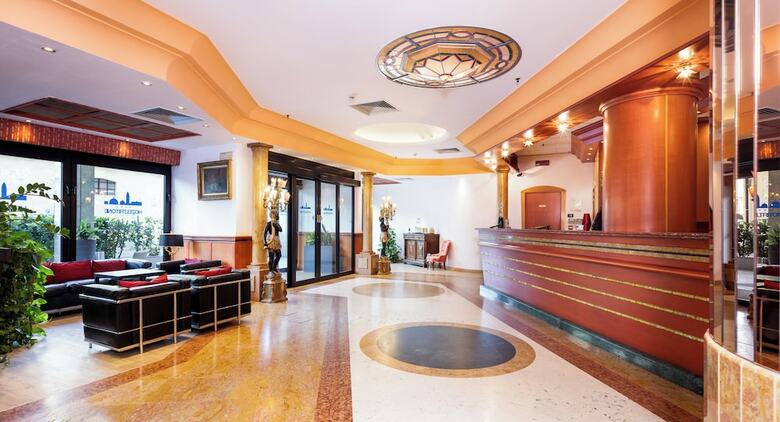 Tritone Hotel