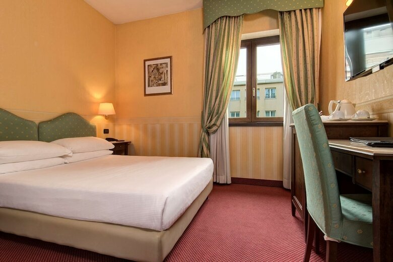 Tritone Hotel