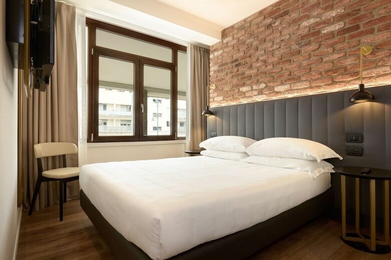 Tritone Hotel