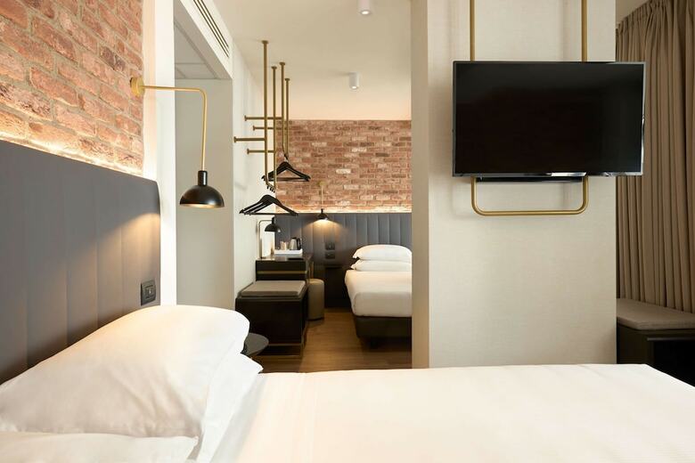 Tritone Hotel