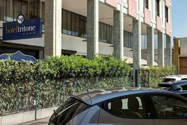 Tritone Hotel
