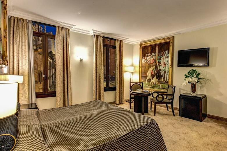 Relais Piazza San Marco Residence