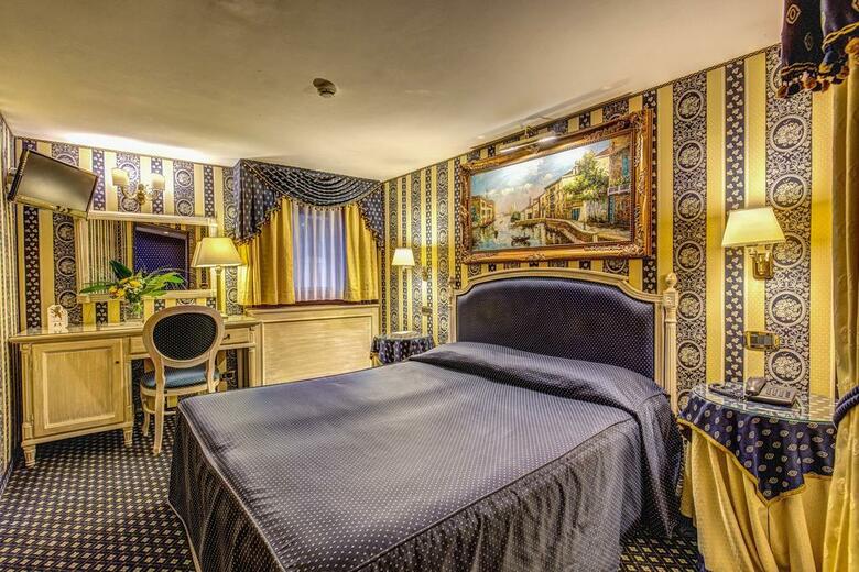 Relais Piazza San Marco Residence