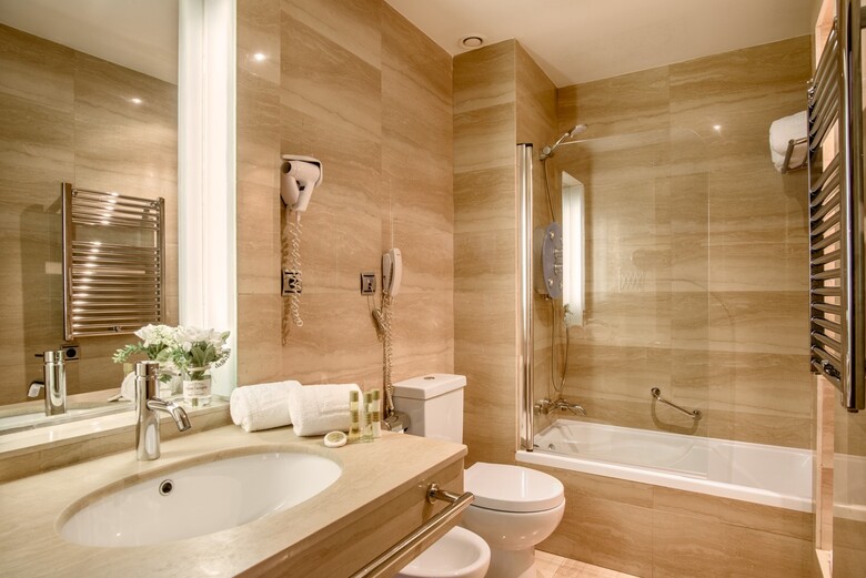 Exe Le�n Hotel