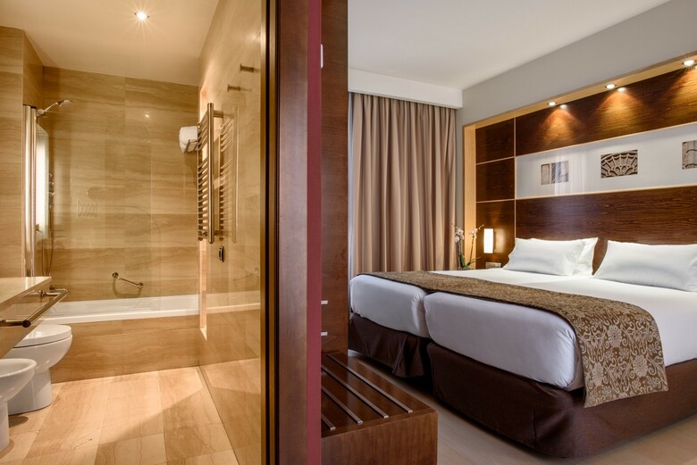 Exe Le�n Hotel