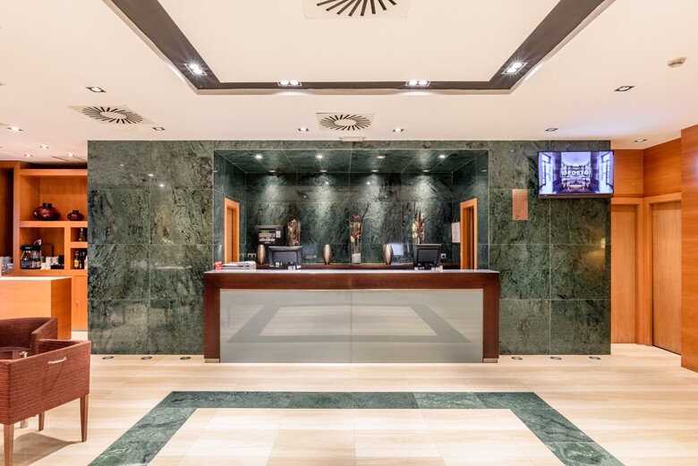 Exe Le�n Hotel