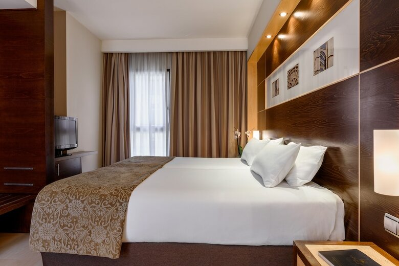 Exe Le�n Hotel