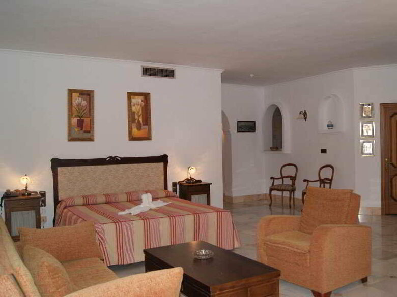 Mar�a Luisa Hotel