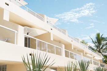 Netanya Noosa Hotel