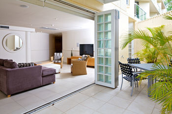 Netanya Noosa Hotel