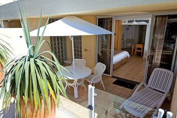 Netanya Noosa Hotel
