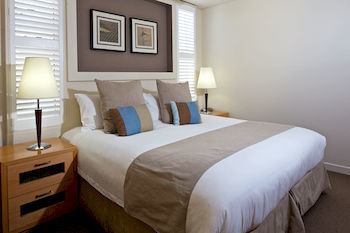 Netanya Noosa Hotel