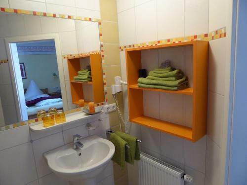 Pension Roseng�rtchen Hostel