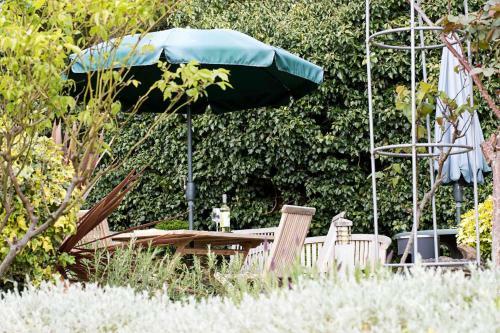 The Poplars Hotel