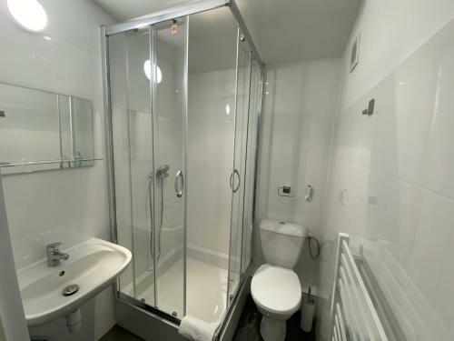 Ow Agawa Hostel