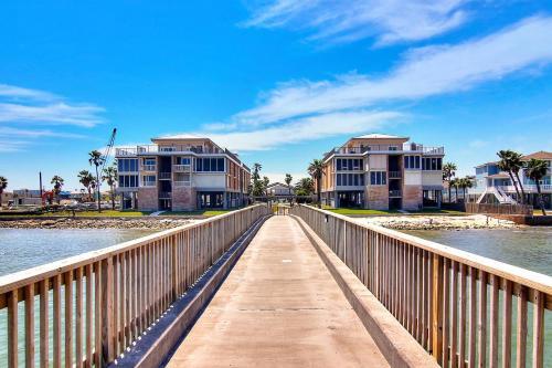 Channelview 107 Apartment