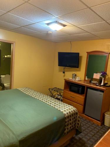 Sleep-ees Inn Motel