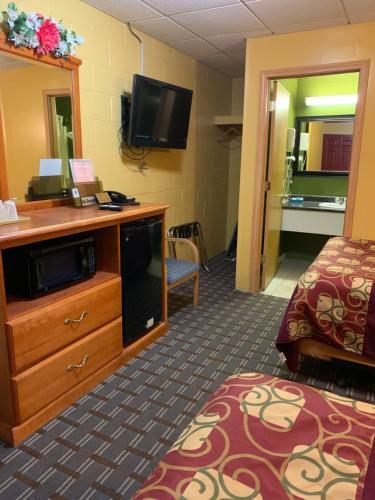 Sleep-ees Inn Motel