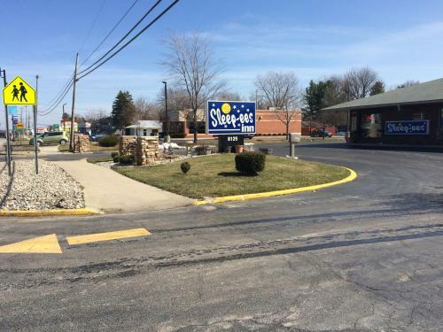 Sleep-ees Inn Motel