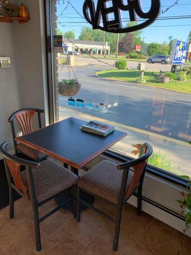 Sleep-ees Inn Motel