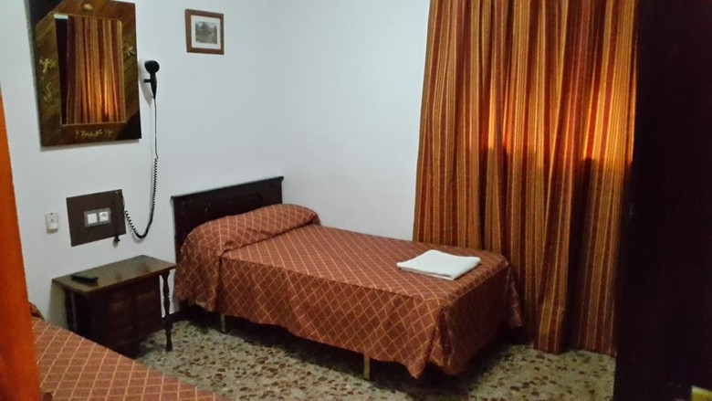 Pensi�n Los Faroles Hostel