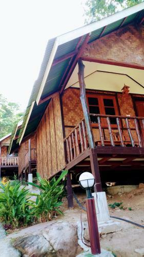 Dusitbungalow Hostel