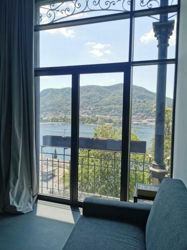 Veranda Lake View Apartment