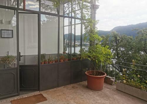 Veranda Lake View Apartment