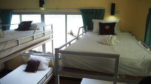 Chaokoh Phi Phi Resort And Dorm Room Hostel