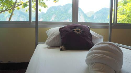 Chaokoh Phi Phi Resort And Dorm Room Hostel